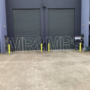 hire giant mr and mrs melbourne